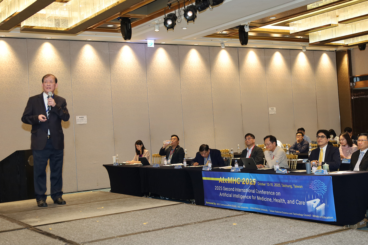 Dr. Der-Yang Cho, Superintendent of China Medical University Hospital, shares how the hospital uses AI and big data analytics to enhance clinical decision-making and management.