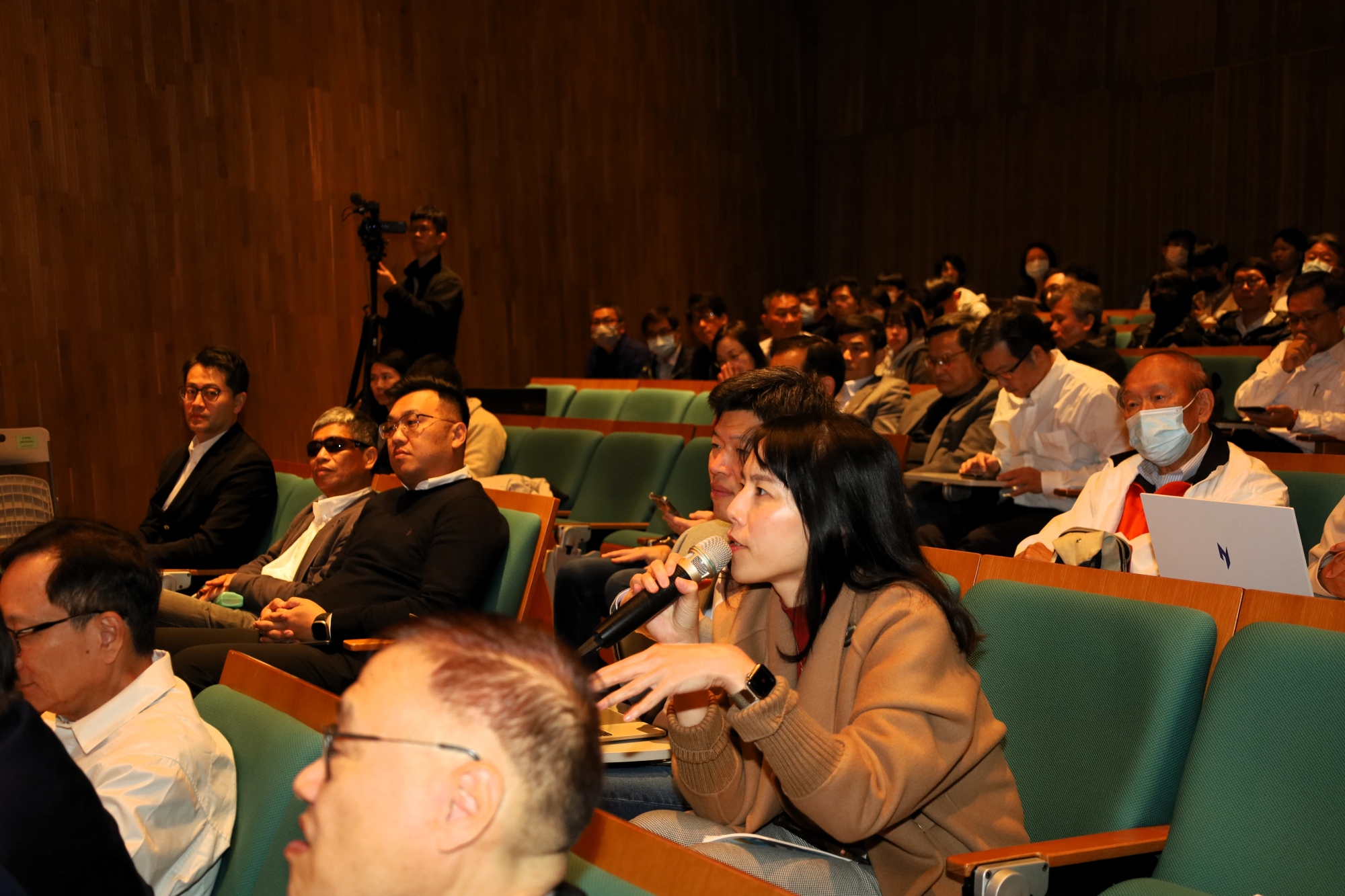 Asia University’s symposium on humanoid robotics and sovereign AI drew an enthusiastic response from participants